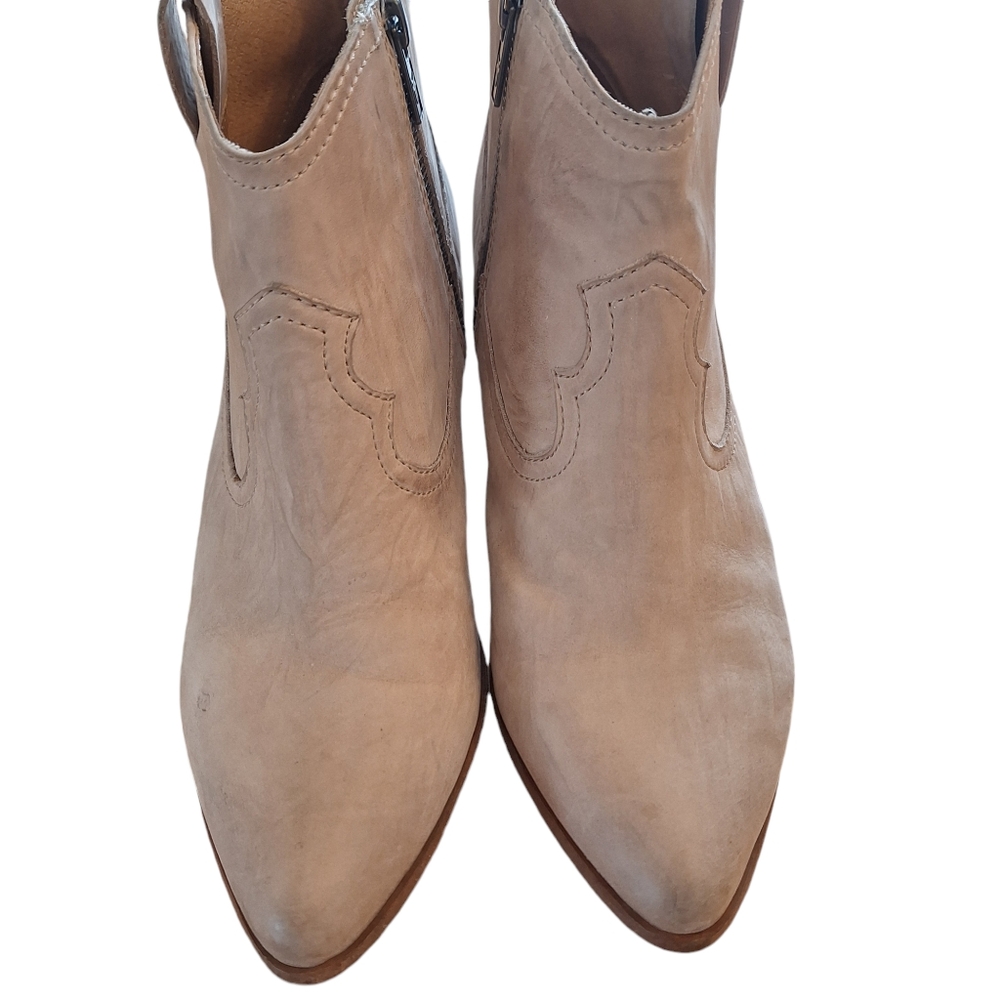 Frye Reina Sand Cream Leather Western Ankle Boots Booties Women's sz 8.5M - Picture 3 of 14